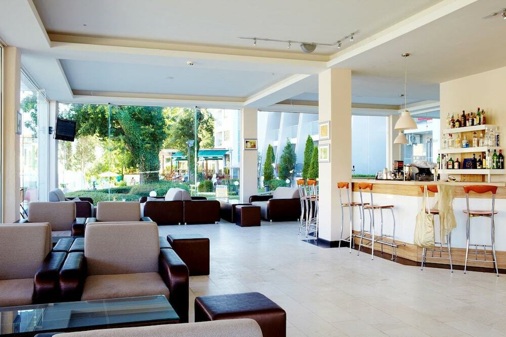 Green Park Hotel Golden Sands Bagian luar foto