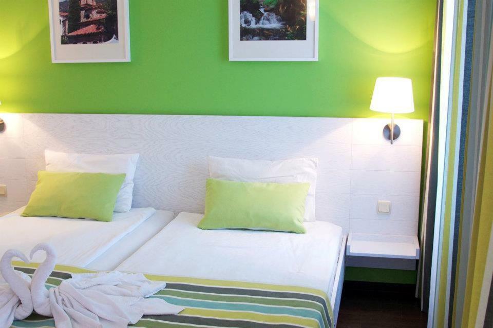 Green Park Hotel Golden Sands Bagian luar foto