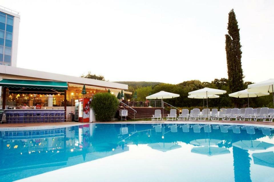 Green Park Hotel Golden Sands Bagian luar foto
